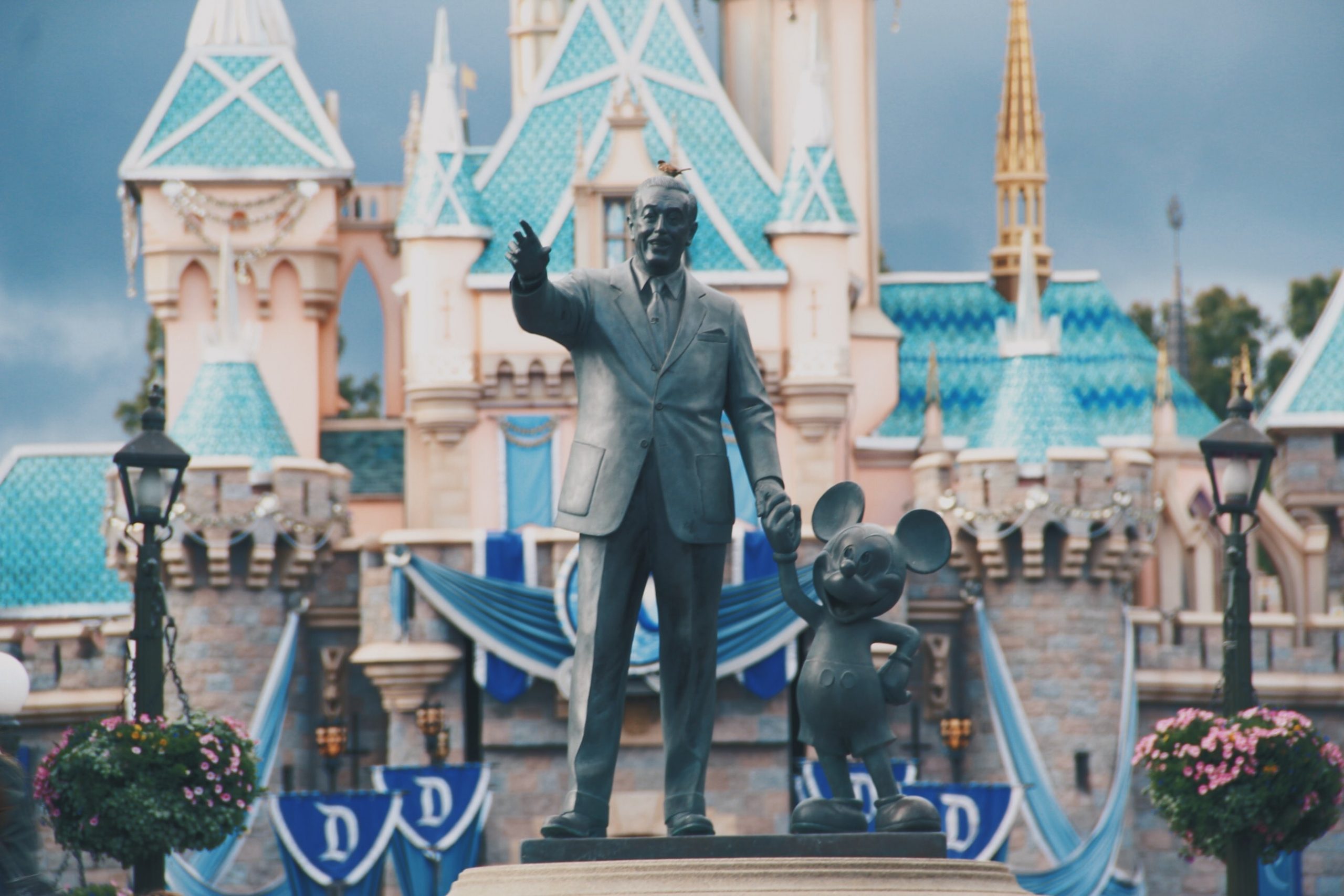#DisneyMustPay: Star Wars Novelist claims Disney owes him royalties and won’t pay up